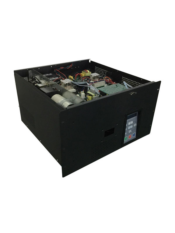 Το χαμηλής συχνότητας ράφι τοποθετεί την ηλεκτρική ενσωματωμένη UPS 6KVA προστασία φορτίων παροχής ηλεκτρικού ρεύματος